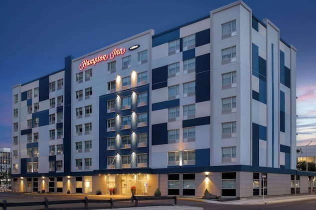 Gallery - Hampton Inn By Hilton Winnipeg Downtown