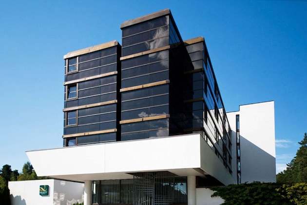 Gallery - Quality Hotel Entry