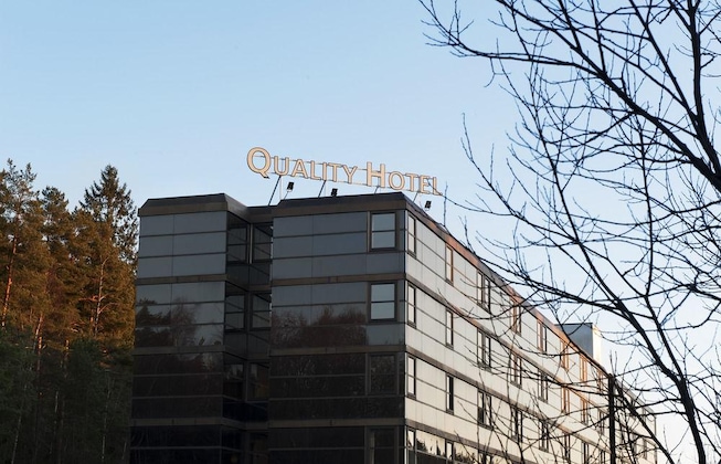 Gallery - Quality Hotel Entry