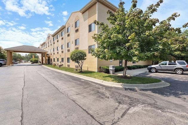 Gallery - Comfort Suites Lombard
