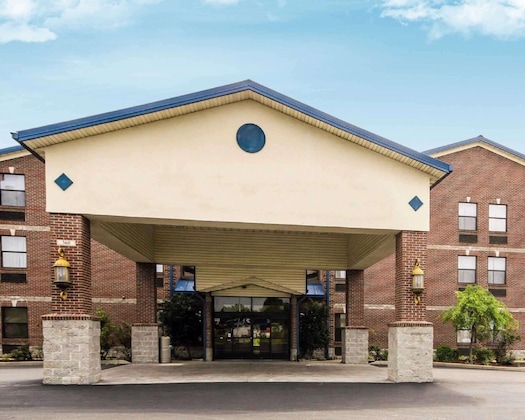 Gallery - Quality Suites Jeffersonville