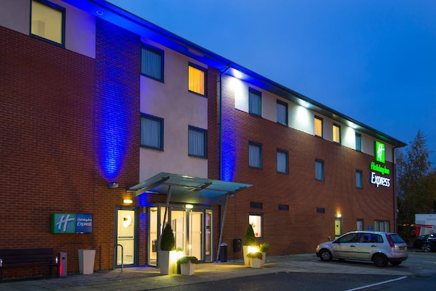Gallery - Holiday Inn Express Bedford By Ihg