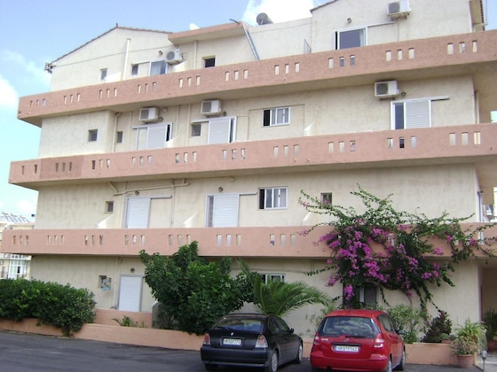 Gallery - Australia Hotel