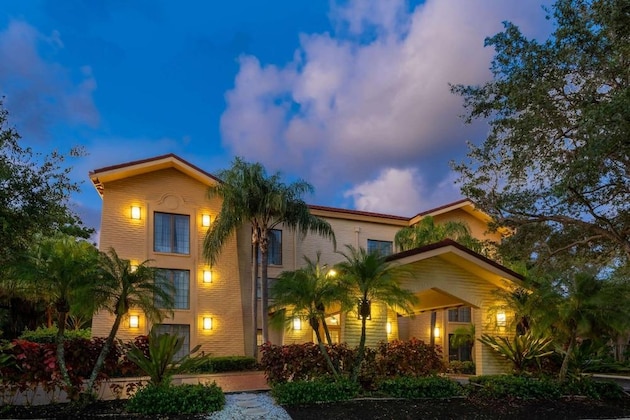 Gallery - La Quinta East Deerfield Beach - Boca Raton