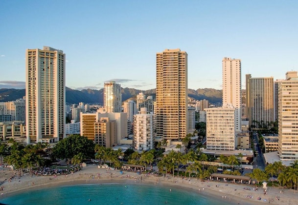 Gallery - Aston Waikiki Beach Tower