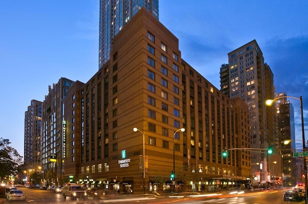 Gallery - Embassy Suites By Hilton Chicago Downtown River North