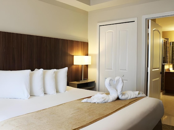 Gallery - The Point Hotel & Suites