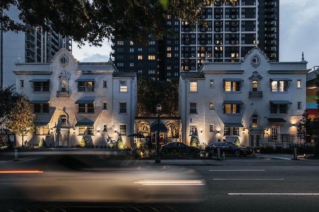 Gallery - Artmore Hotel - Midtown