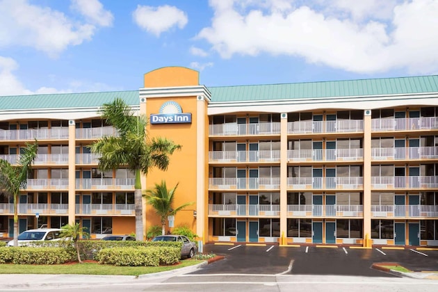 Gallery - Days Inn By Wyndham Fort Lauderdale-Oakland Park Airport N