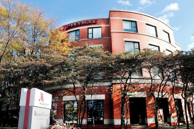 Gallery - Courtyard By Marriott Chicago At Medical District Uic