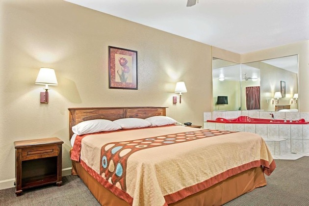 Gallery - Super 8 By Wyndham St. Louis Airport