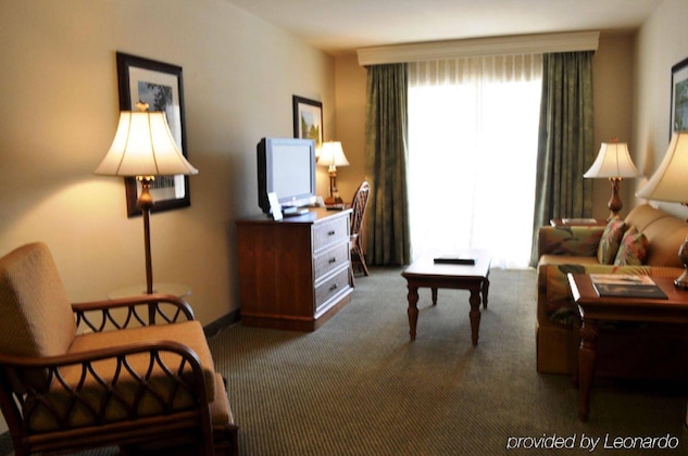 Gallery - Inn Of Naples, Tapestry Collection By Hilton