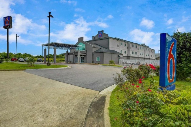 Gallery - Motel 6 Montgomery Airport