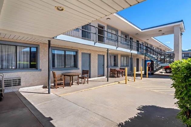 Gallery - Travelodge By Wyndham Page, View Of Lake Powell