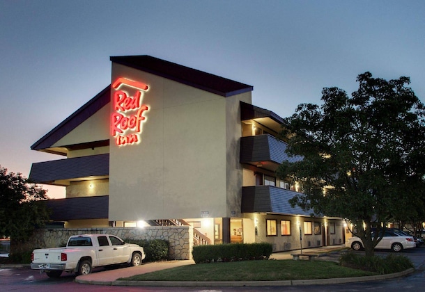 Gallery - Red Roof Inn St Louis - Westport