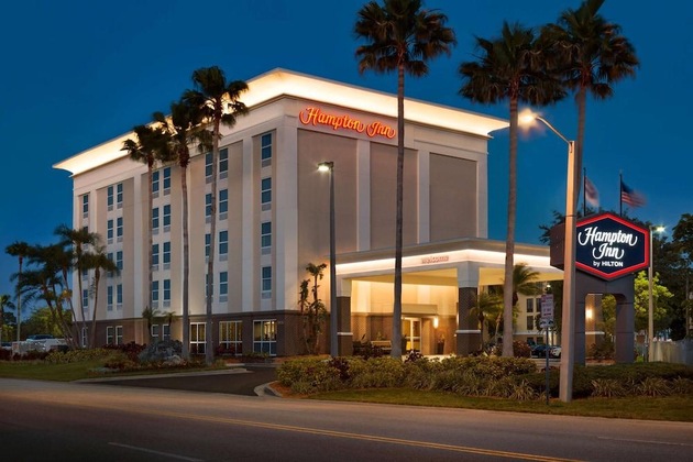 Gallery - Hampton Inn Tampa Rocky Point