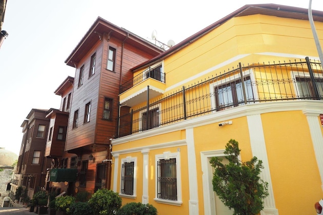 Gallery - Rose Garden Suites
