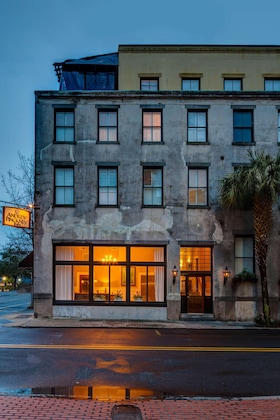 Gallery - Andrew Pinckney Inn