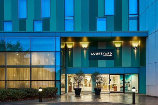 Gallery - Courtyard By Marriott London Gatwick Airport