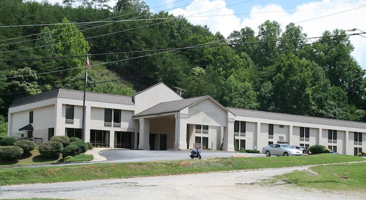 Gallery - Hampton Inn Cherokee