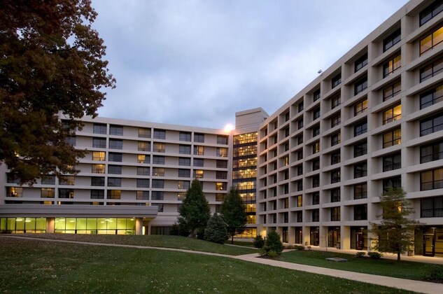 Gallery - Hilton St. Louis Airport