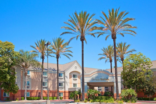Gallery - Sonesta Simply Suites Orange County Airport