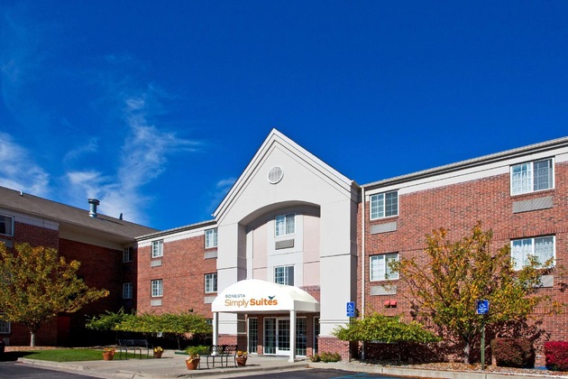 Gallery - Sonesta Simply Suites Detroit Southfield