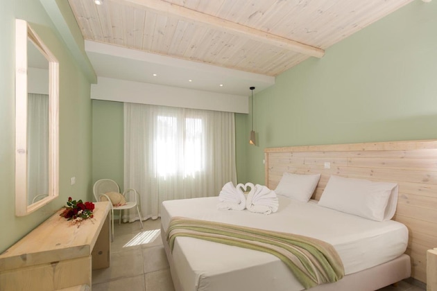 Gallery - Anthemis Apartments