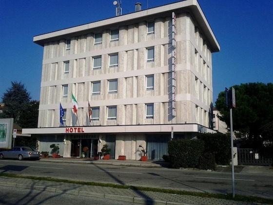 Gallery - Hotel President