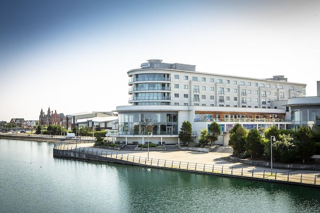 Gallery - Waterfront Southport Hotel