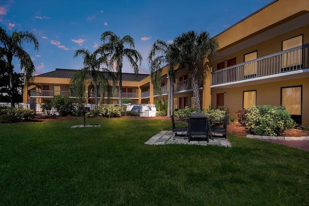 Gallery - SureStay Hotel by Best Western St. Pete Clearwater Airport
