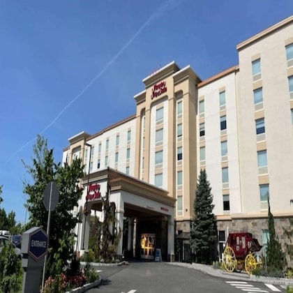 Gallery - Hampton Inn & Suites Staten Island
