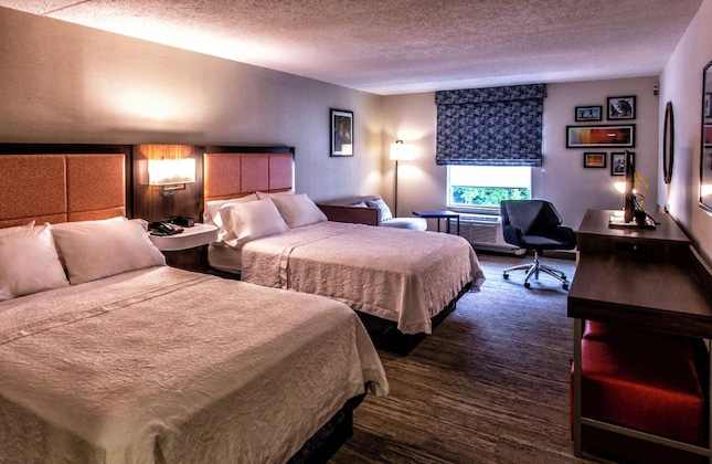 Gallery - Hampton Inn & Suites Staten Island