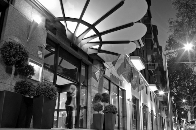 Gallery - Warwick Reine Astrid - Lyon