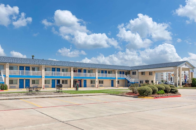 Gallery - Days Inn By Wyndham Baytown Garth Road I10 East