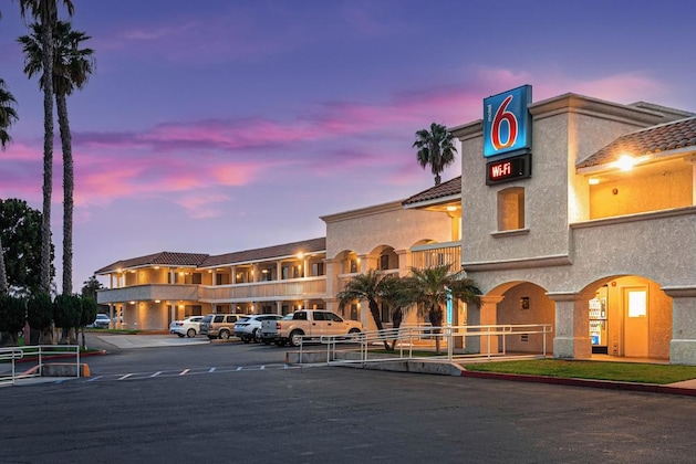 Gallery - Motel 6 Carlsbad South