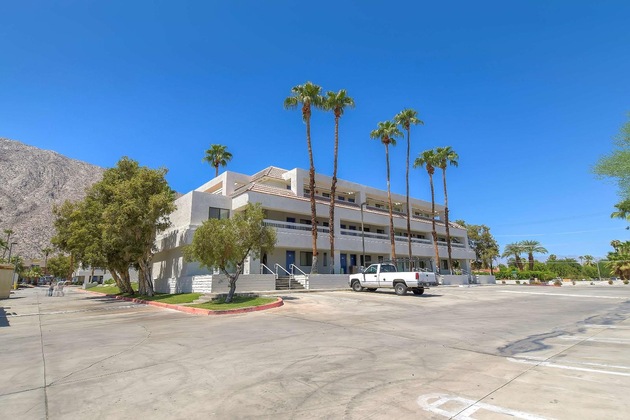 Gallery - Motel 6 Palm Springs, Ca - Downtown