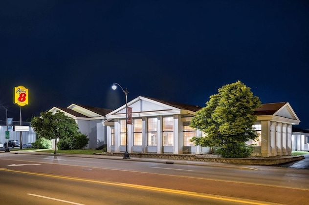 Gallery - Super 8 By Wyndham La Crosse