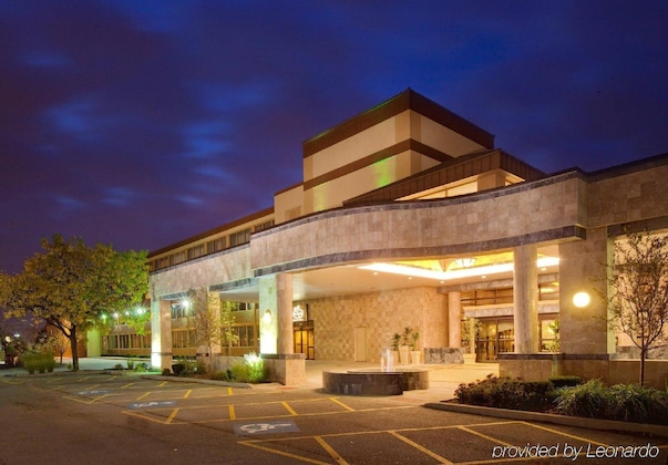 Gallery - Holiday Inn & Suites Chicago North Shore, An Ihg Hotel