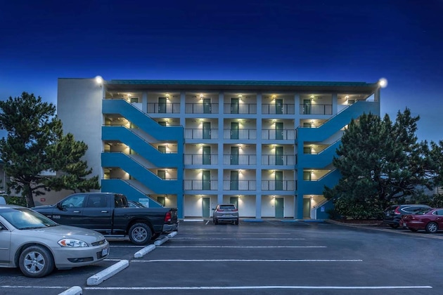Gallery - Best Western Plus Holiday Sands Inn & Suites