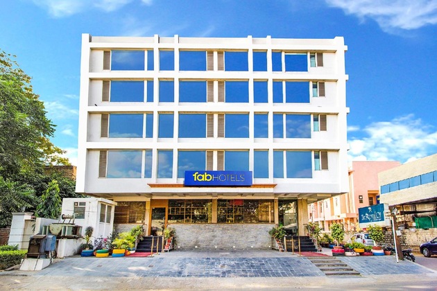 Gallery - Fabhotel Royal Cm