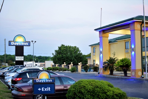 Gallery - Days Inn By Wyndham Montgomery