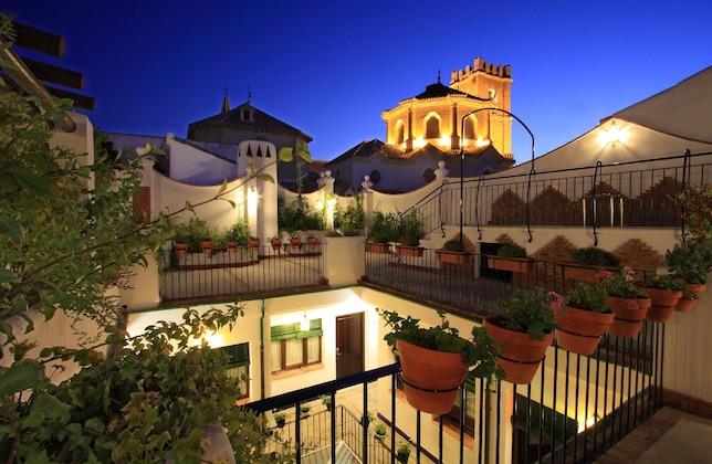 Gallery - Casa Baños De La Villa