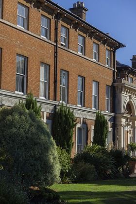 Gallery - Oatlands Park