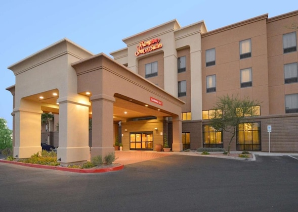 Gallery - Hampton Inn & Suites Las Vegas Airport