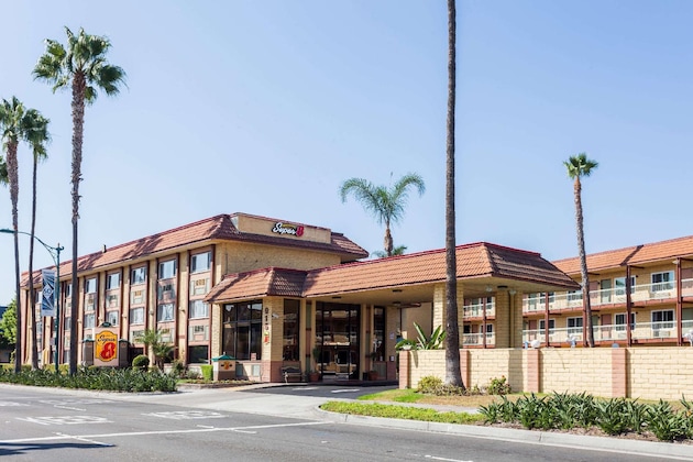Gallery - Super 8 By Wyndham Anaheim Disneyland Drive