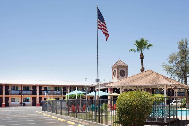 Gallery - Howard Johnson By Wyndham Yuma