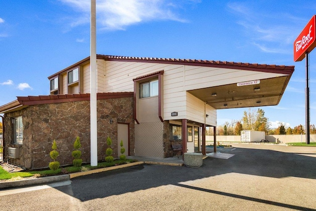 Gallery - Red Roof Inn & Suites Medford - Airport