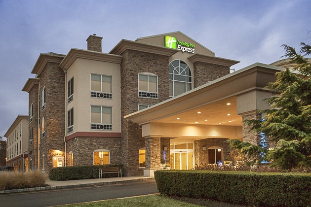 Gallery - Holiday Inn Express Hotel & Suites Long Island-East End, An Ihg Hotel