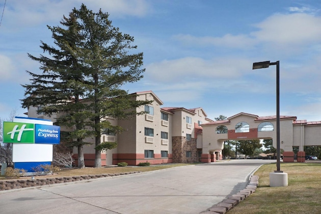 Gallery - Holiday Inn Express Show Low By Ihg